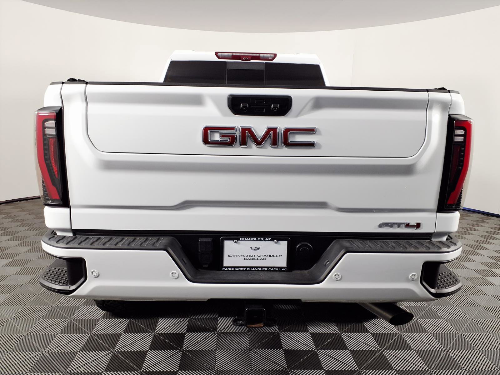 Used 2024 GMC Sierra 2500 AT4 w/ Technology Package AWD/4WD image 5