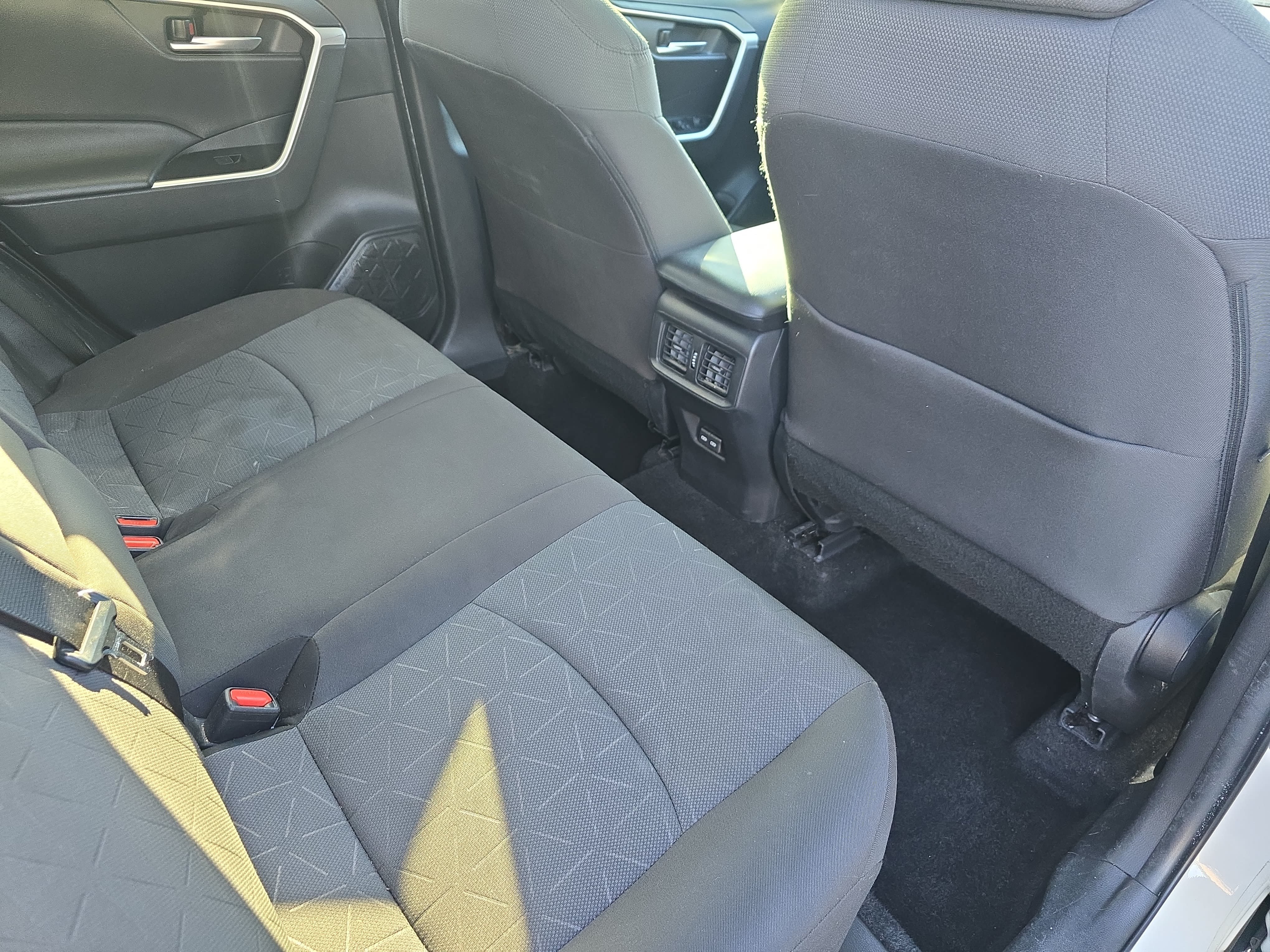 Used 2023 Toyota RAV4 XLE w/ Convenience Package FWD image 11