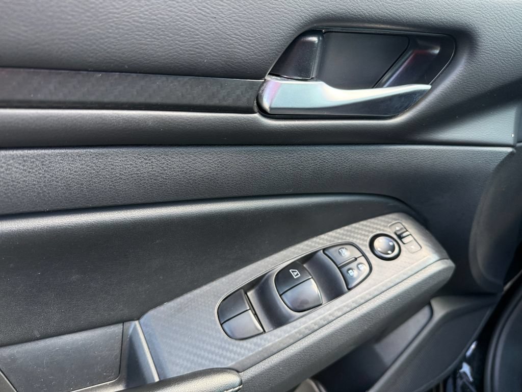 Used 2024 Nissan Altima 2.5 SV FWD image 16