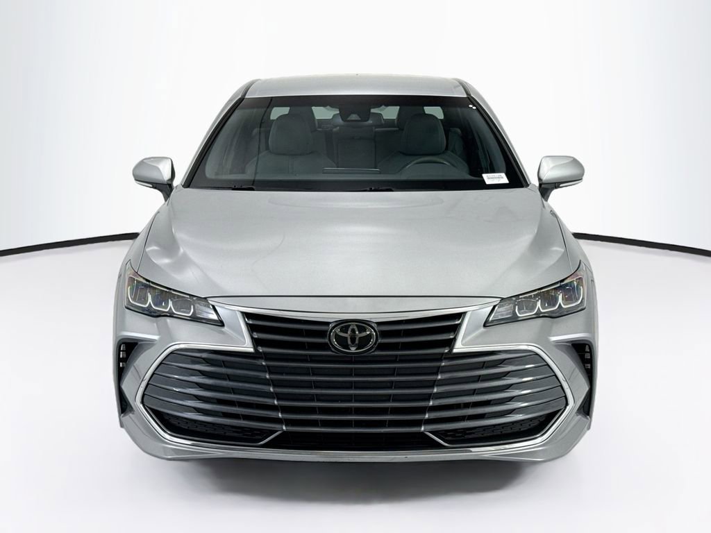 Used 2020 Toyota Avalon XLE w/ Carpet Mat Package FWD image 2