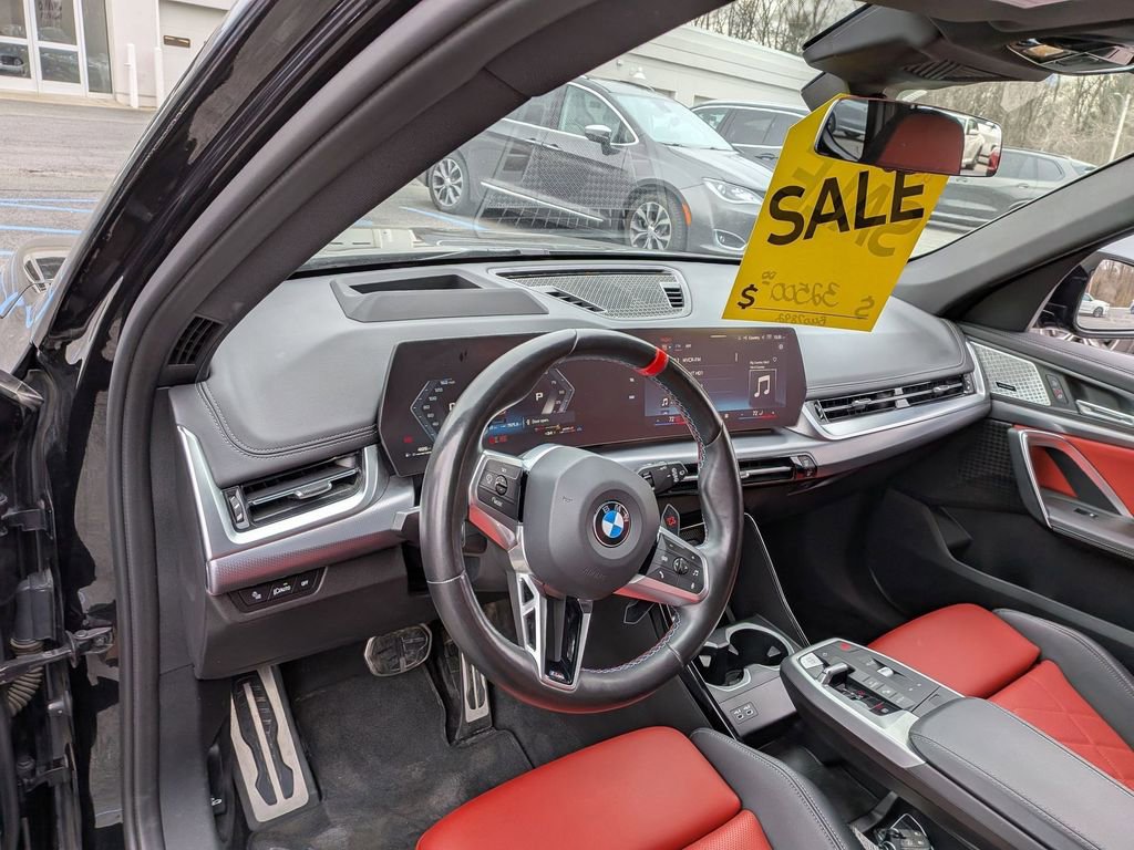 Used 2024 BMW X1 M35i w/ Premium Package image 9