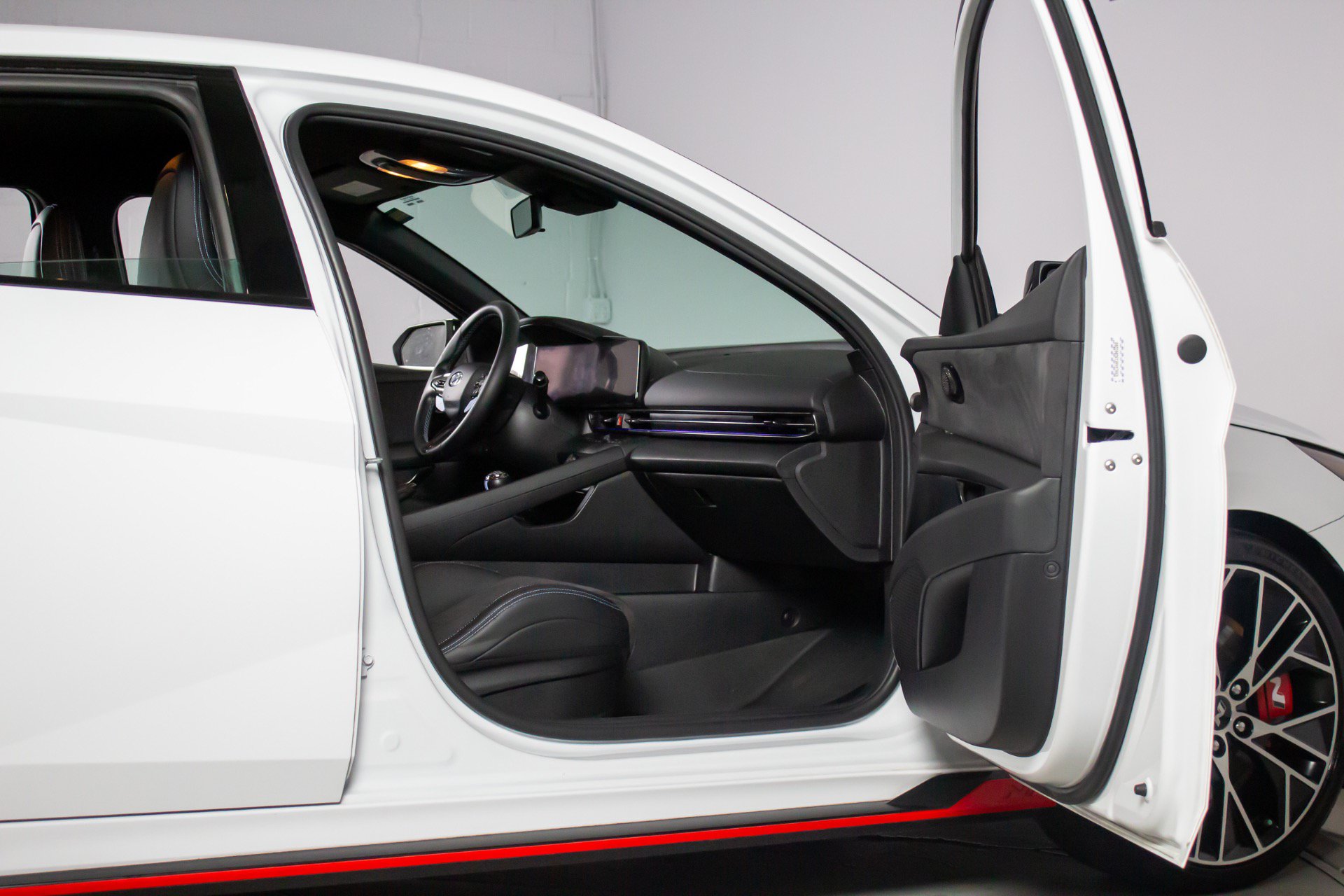 Used 2022 Hyundai Elantra N FWD image 25