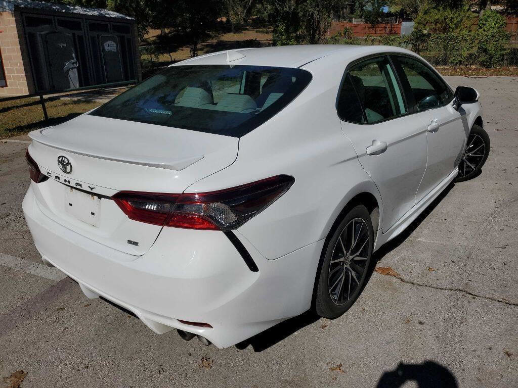 Used 2021 Toyota Camry SE image 6