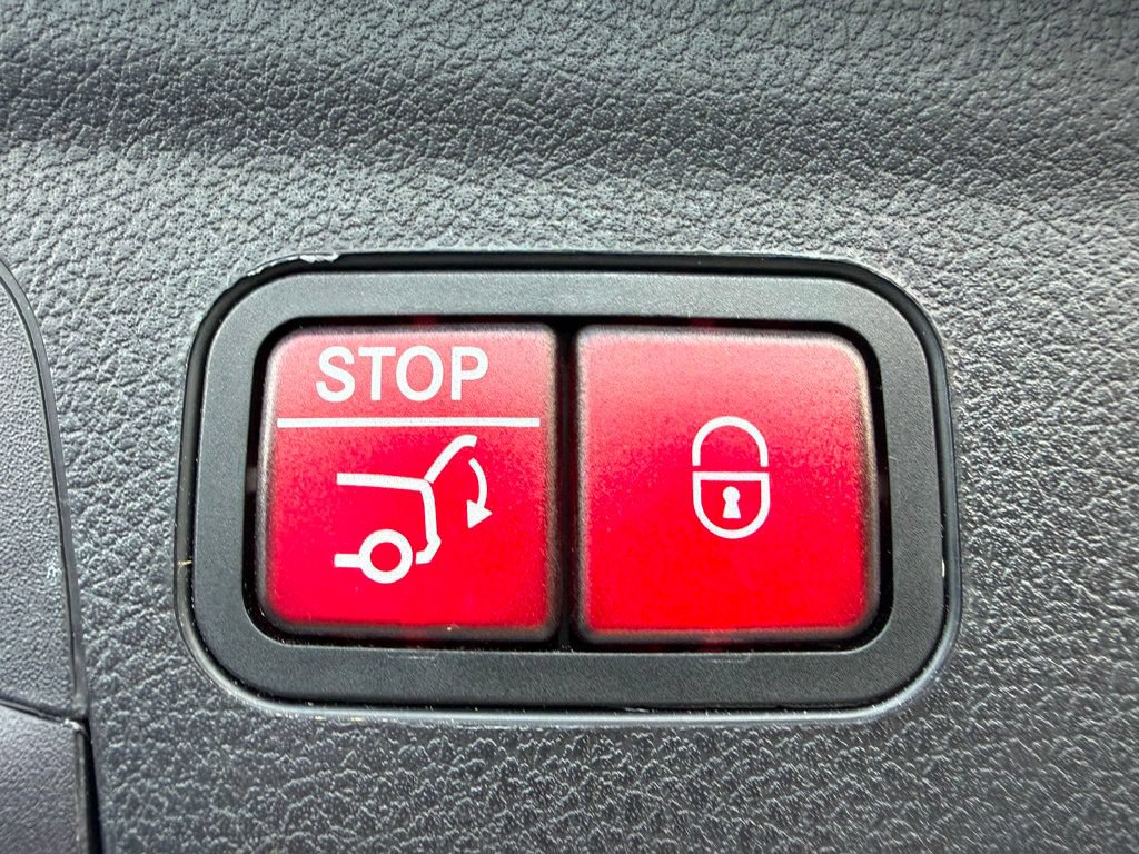 Used 2020 Mercedes-Benz GLE 350 4MATIC image 28