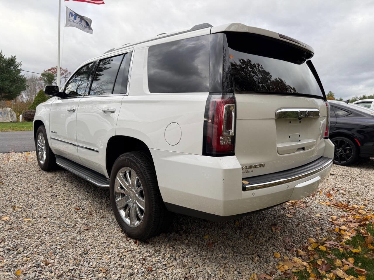 Used 2015 GMC Yukon Denali w/ Open Road Package image 15
