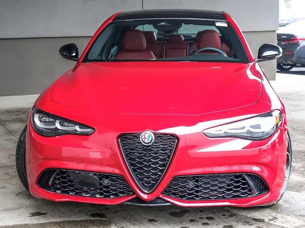 New 2025 Alfa Romeo Giulia AWD w/ Driving Assist Package image 4