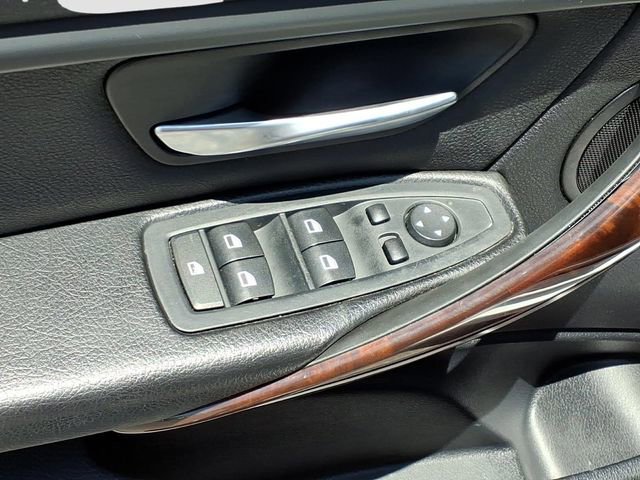Used 2014 BMW 320i Sedan RWD image 7