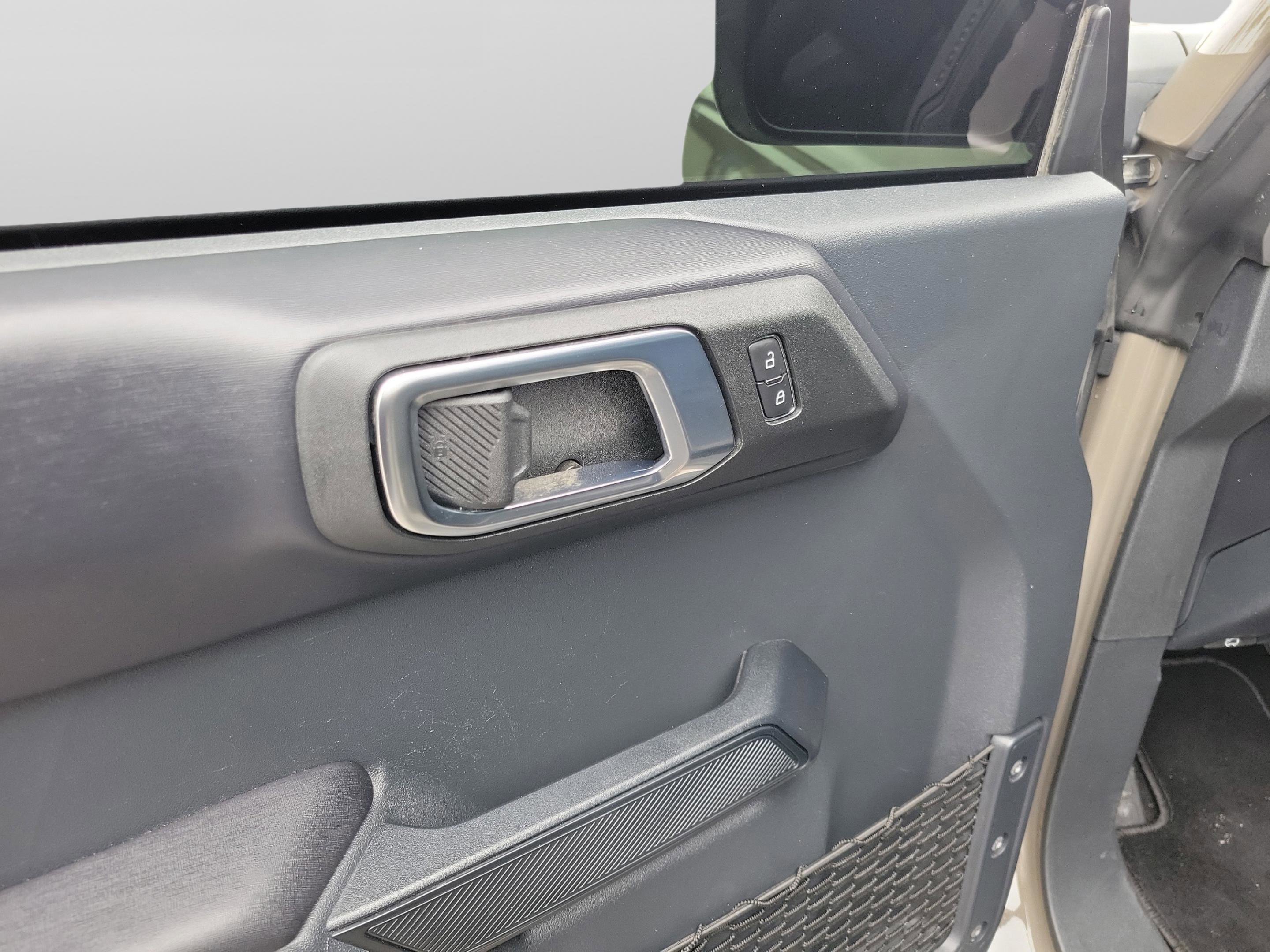 Used 2025 Ford Bronco Outer Banks w/ Sasquatch Package image 6