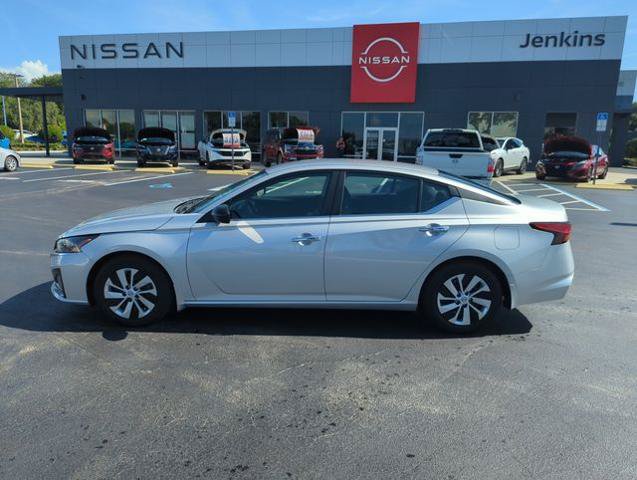 Certified 2024 Nissan Altima 2.5 S FWD image 11