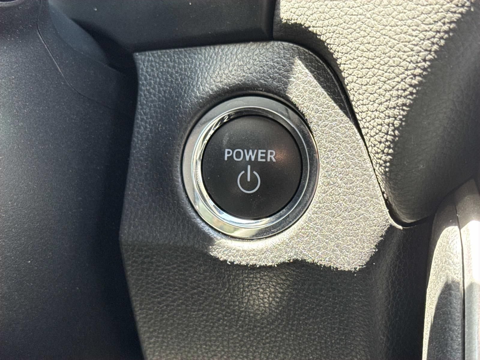 Used 2025 Toyota RAV4 XLE AWD/4WD image 20