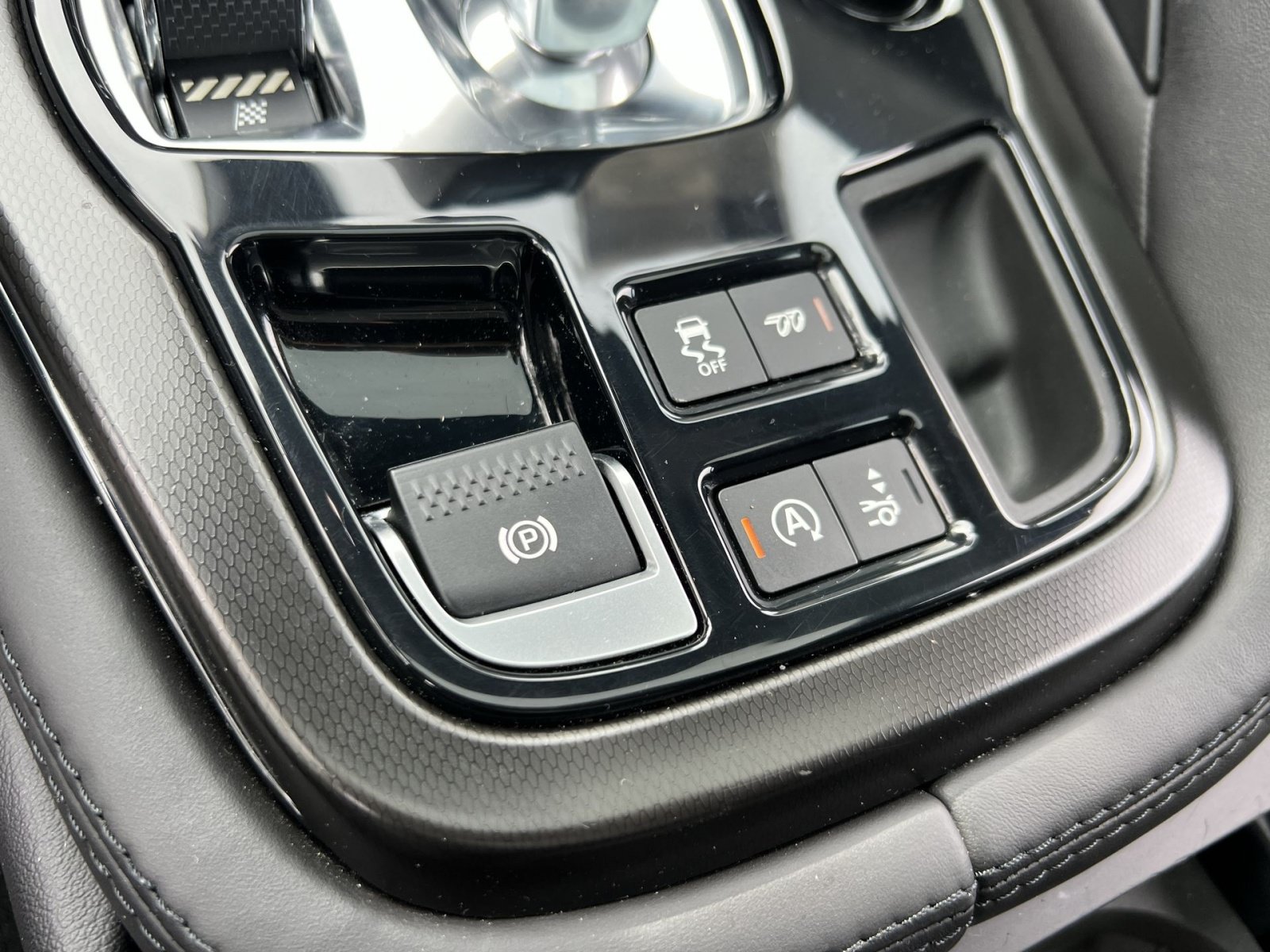 Used 2016 Jaguar F-TYPE Coupe RWD image 39