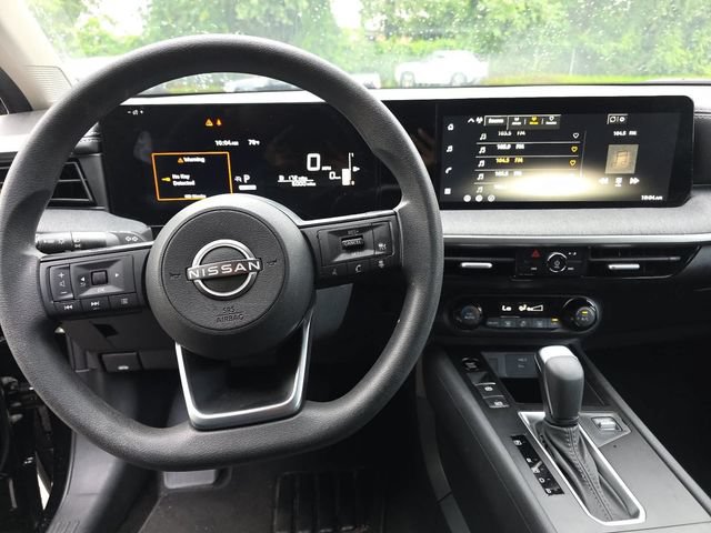 Used 2026 Nissan Kicks SV FWD image 16