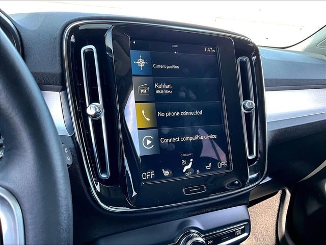 Used 2021 Volvo XC40 T5 Momentum w/ Premium Package image 19