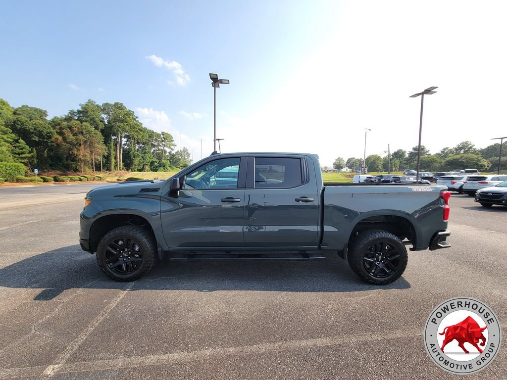 Used 2025 Chevrolet Silverado 1500 Custom Trail Boss w/ LPO, Dark Essentials Package AWD/4WD image 3