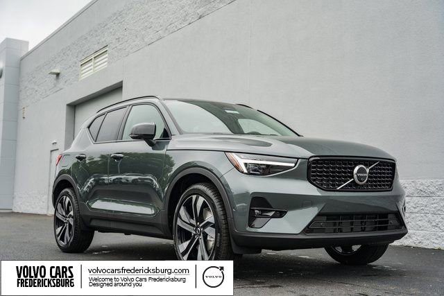 Used 2026 Volvo XC40 B5 Ultra w/ Protection Package Premier