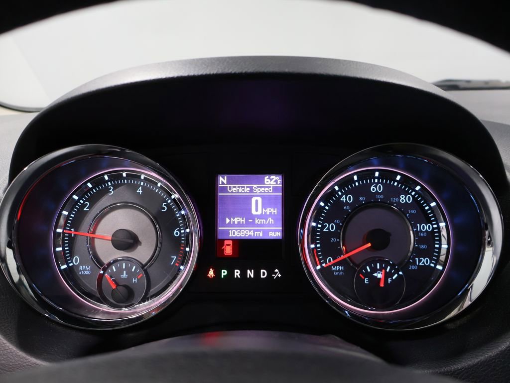 Used 2013 Chrysler Town & Country Touring image 36