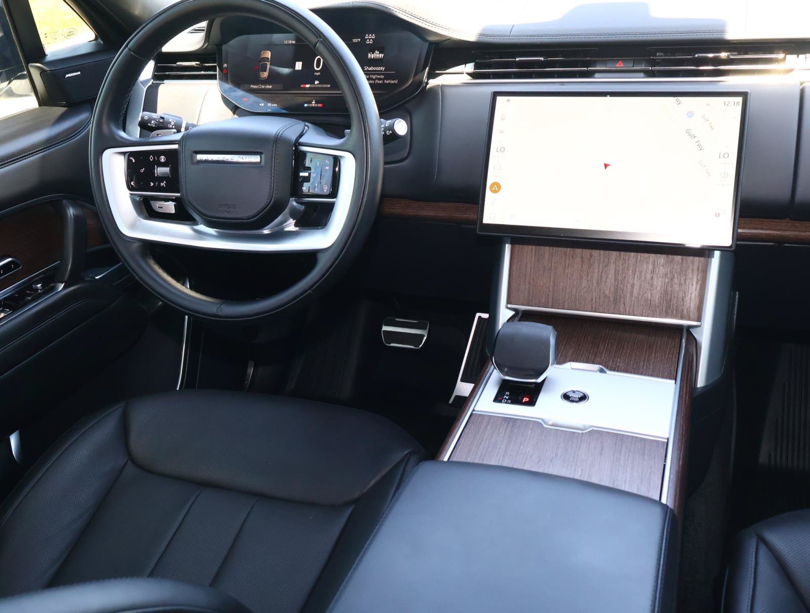 Used 2025 Land Rover Range Rover Long Wheelbase SE AWD/4WD image 11