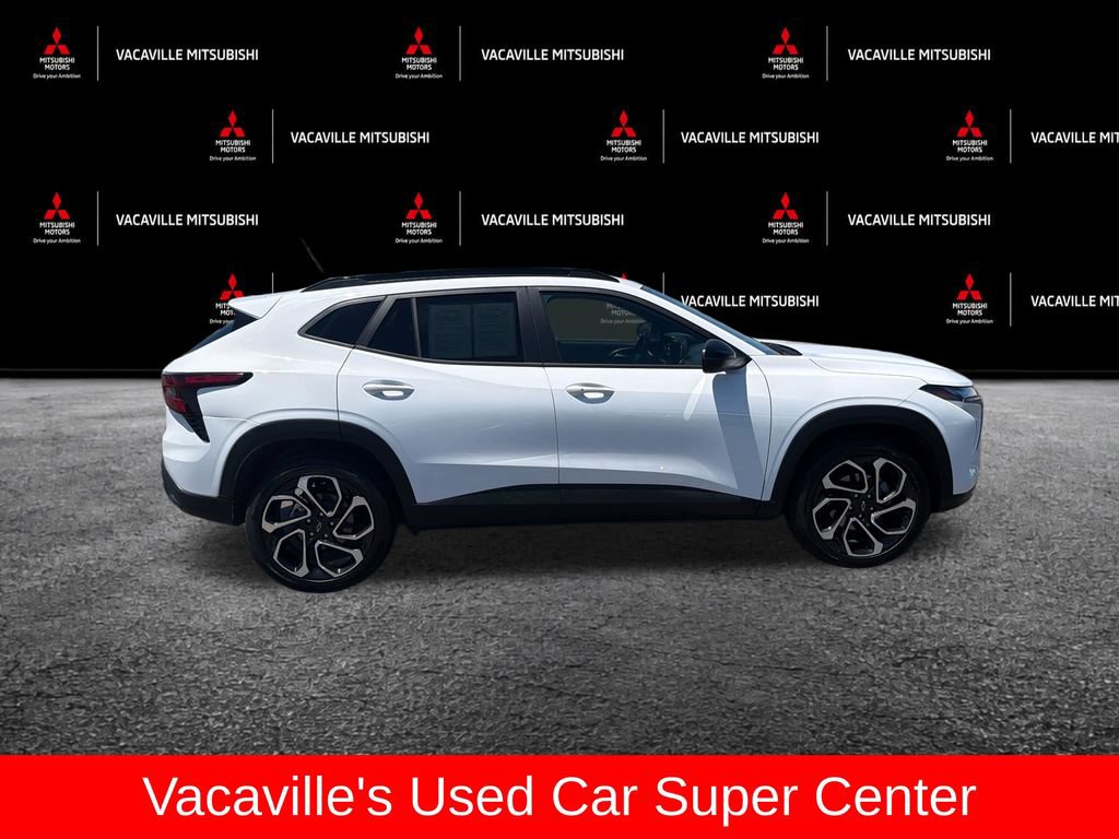 Used 2025 Chevrolet Trax RS w/ Sunroof Package FWD image 6