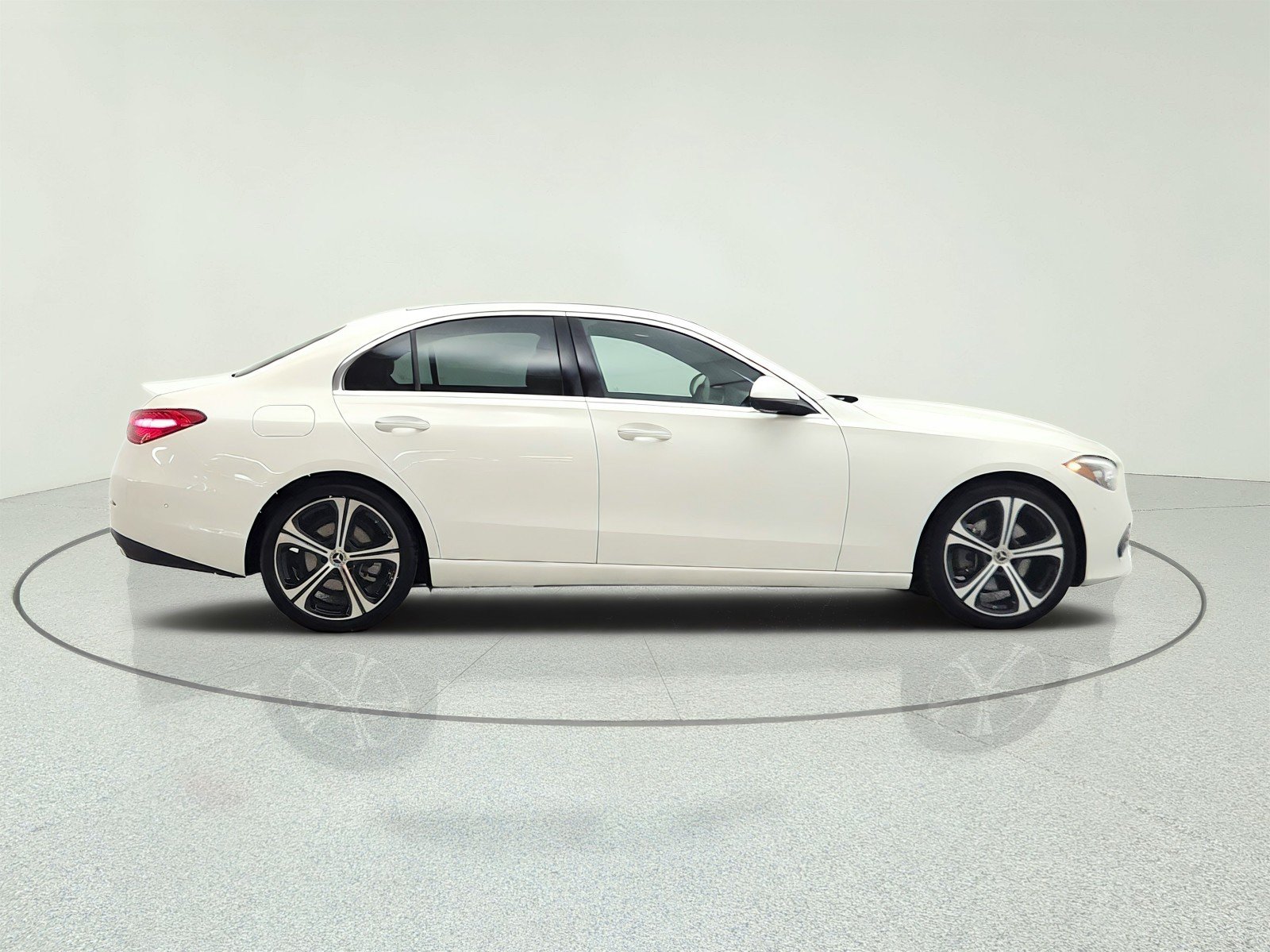 Used 2024 Mercedes-Benz C 300 Sedan image 4