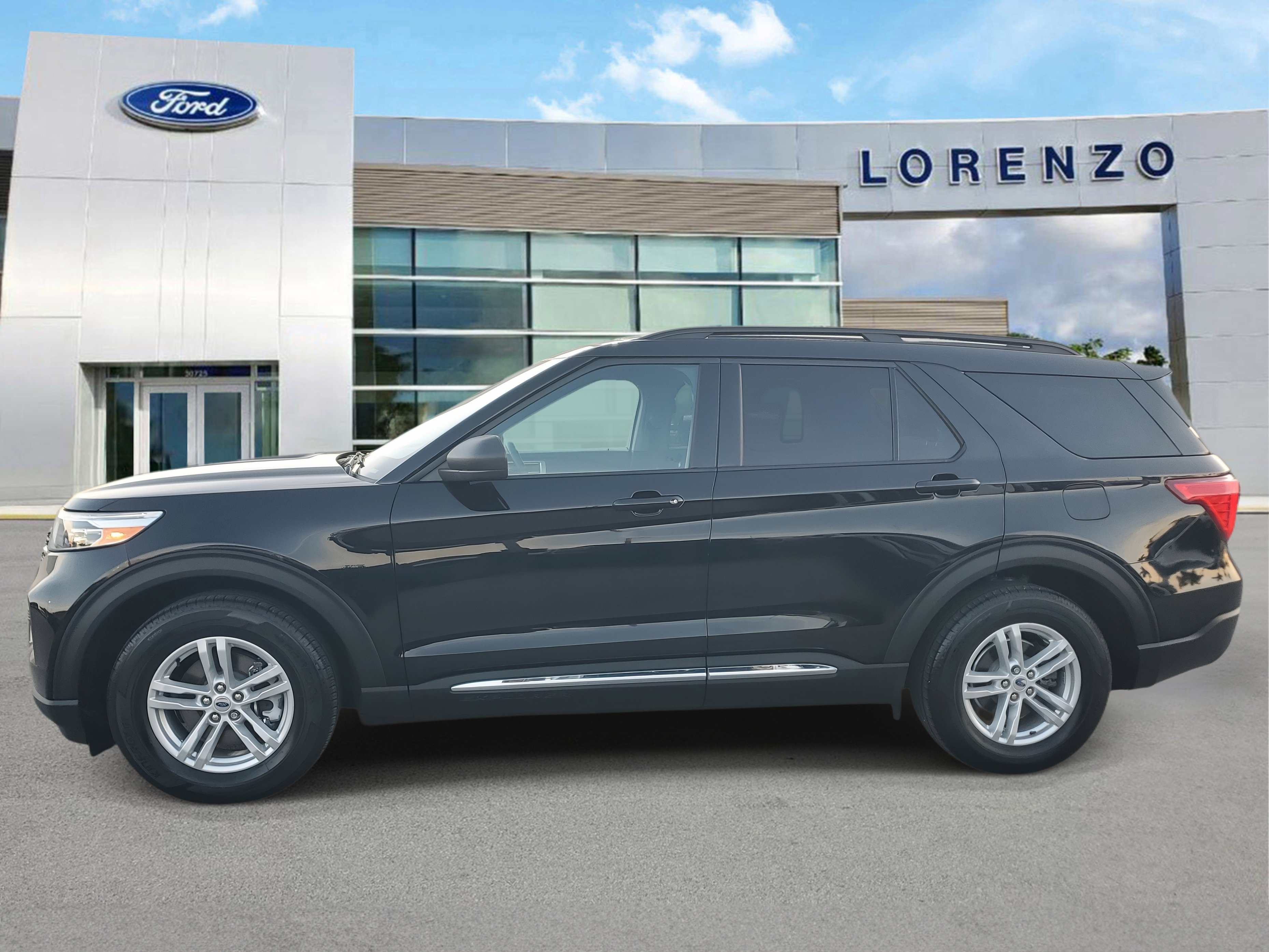 Certified 2023 Ford Explorer XLT image 8