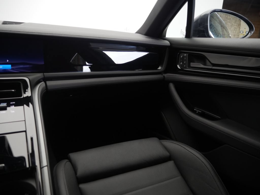 Certified 2026 Porsche Panamera 4 AWD/4WD image 31