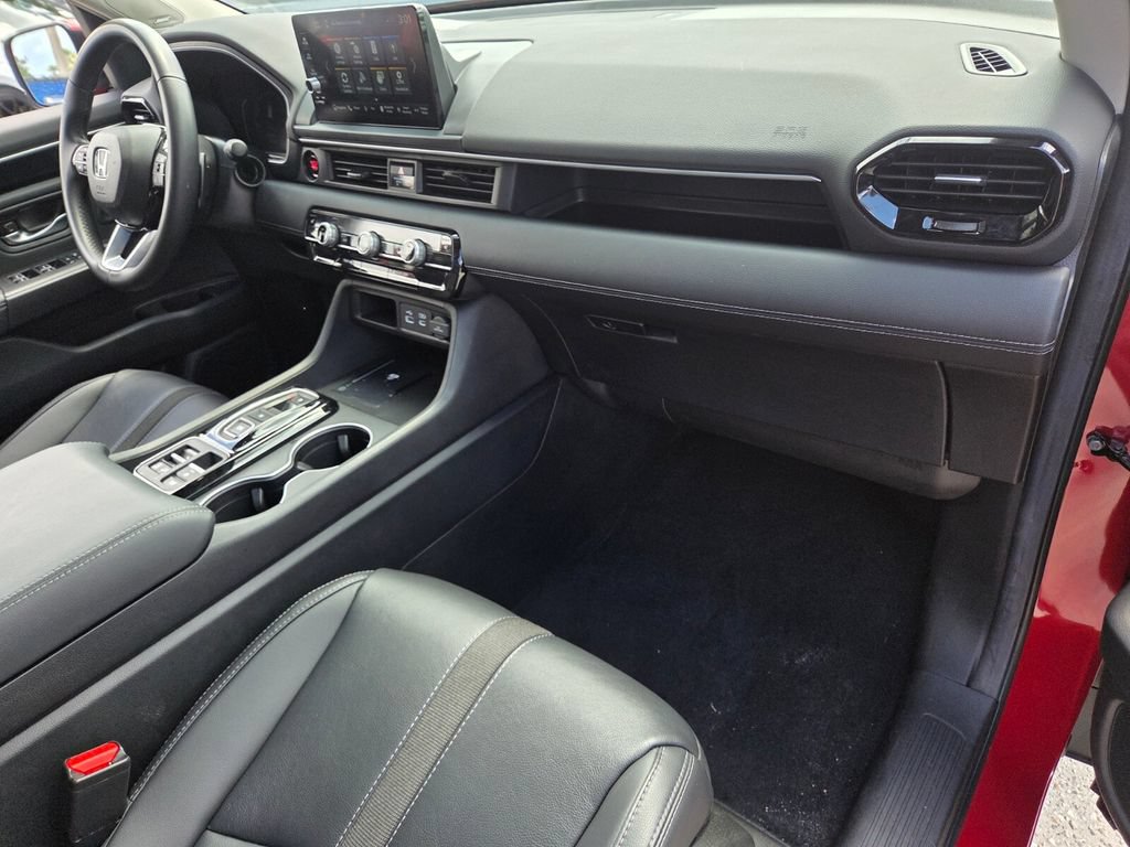 Certified 2025 Honda Pilot Touring image 18