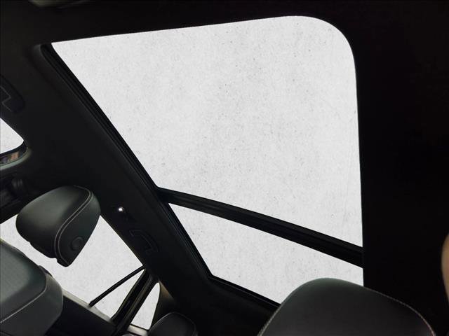 Used 2022 Volkswagen Atlas Cross Sport SE w/ Panoramic Sunroof Package FWD image 15