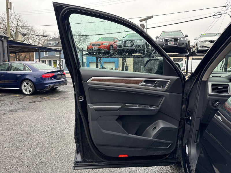 Used 2018 Volkswagen Atlas SEL Premium image 10