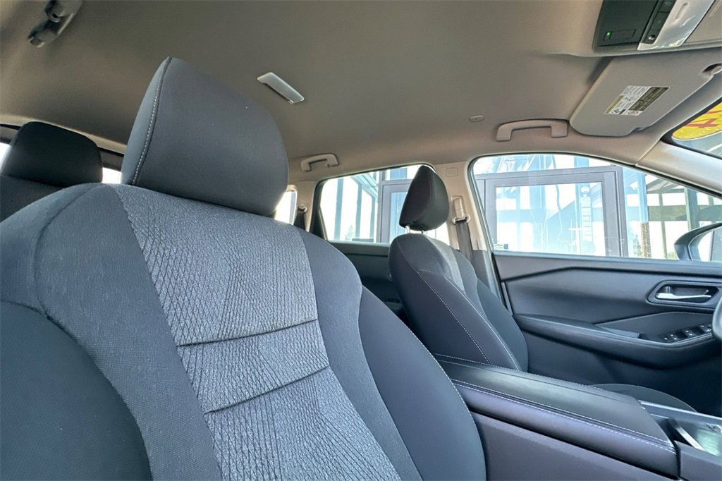 Used 2024 Nissan Rogue SV image 20
