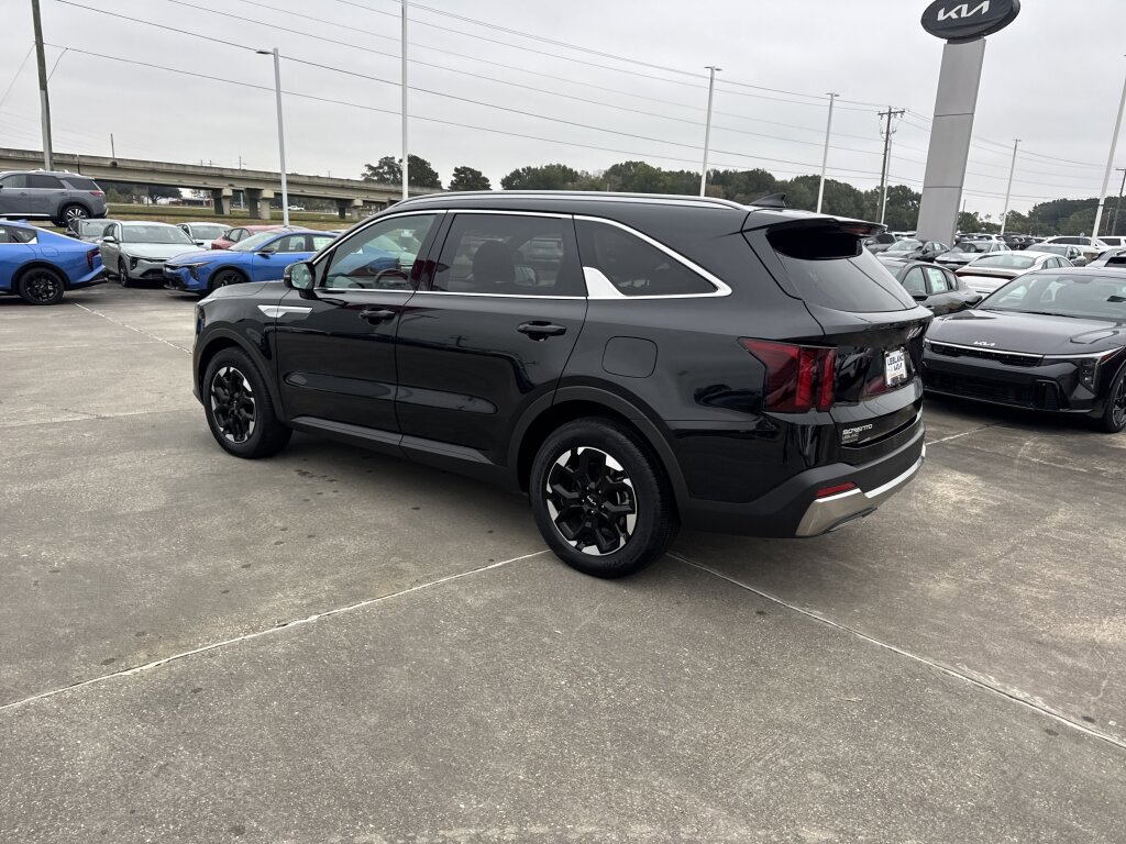 Certified 2025 Kia Sorento S w/ Panoramic Sunroof Package image 24