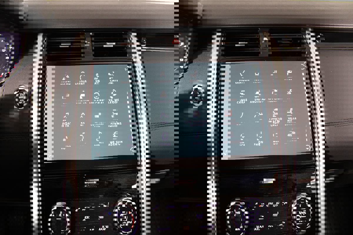 Used 2022 Land Rover Discovery S image 26