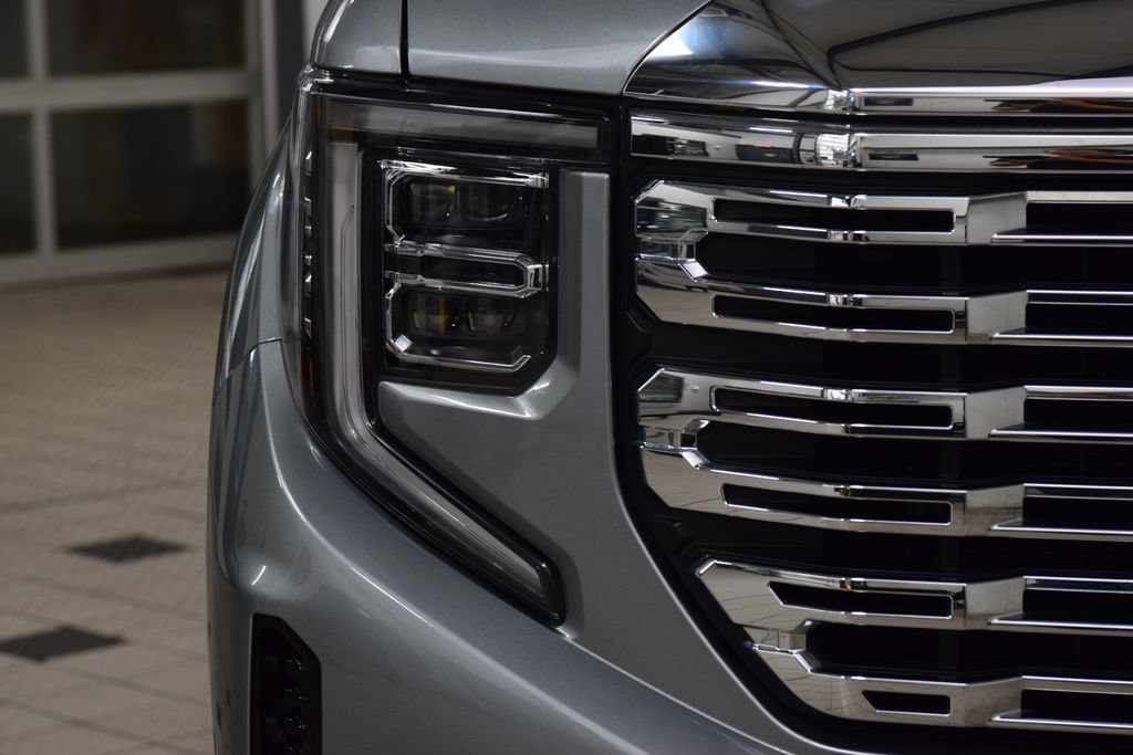Used 2024 GMC Sierra 1500 Denali w/ Denali Reserve Package AWD/4WD image 12