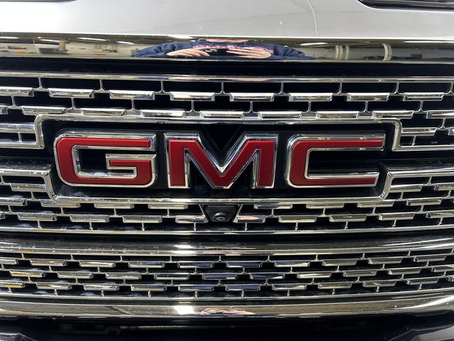 Used 2022 GMC Sierra 2500 Denali w/ Denali Black Diamond Edition image 10