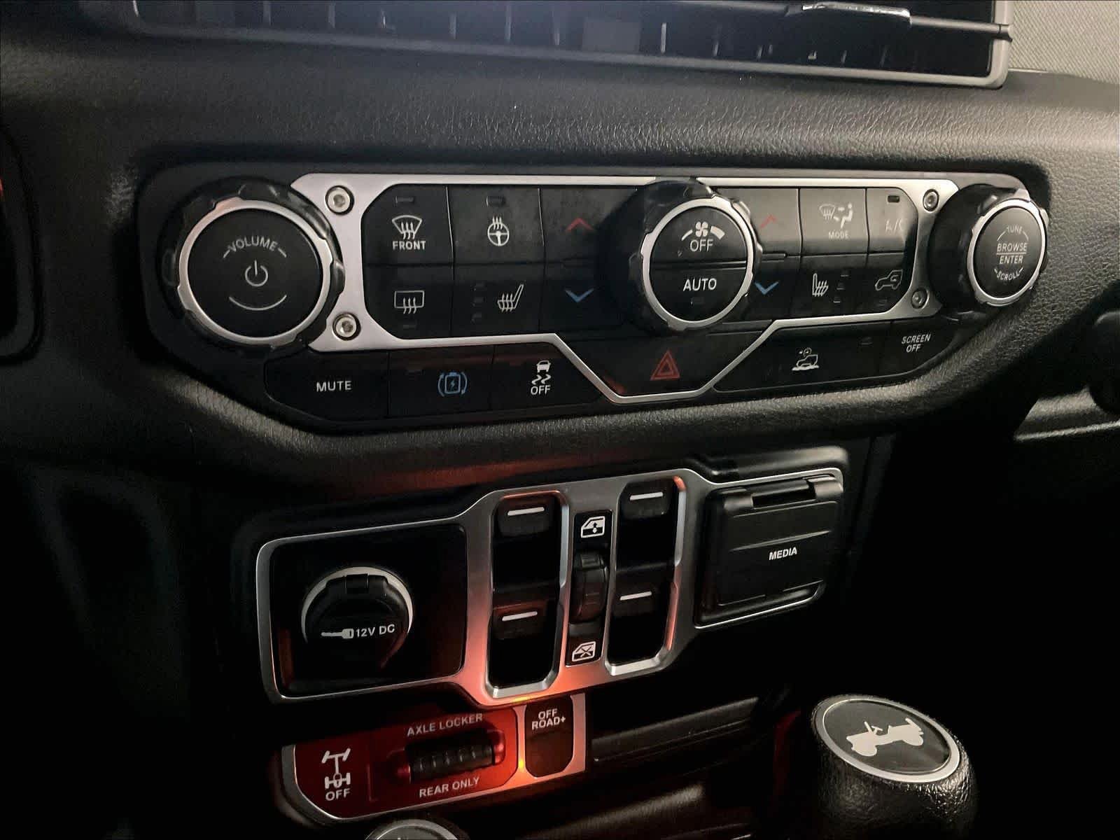 Used 2024 Jeep Wrangler Unlimited AWD/4WD image 25