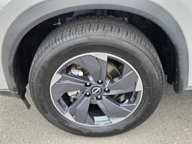 Used 2024 Nissan Rogue SV FWD image 19