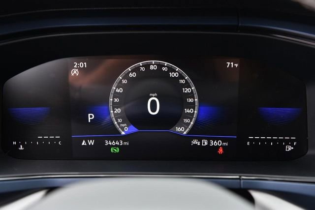 Used 2023 Volkswagen Taos SE w/ Panoramic Sunroof Package image 11