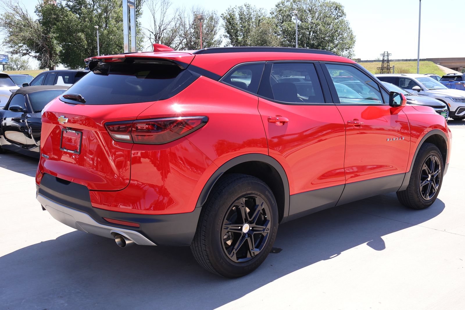 Used 2024 Chevrolet Blazer LT w/ Convenience Package FWD image 6