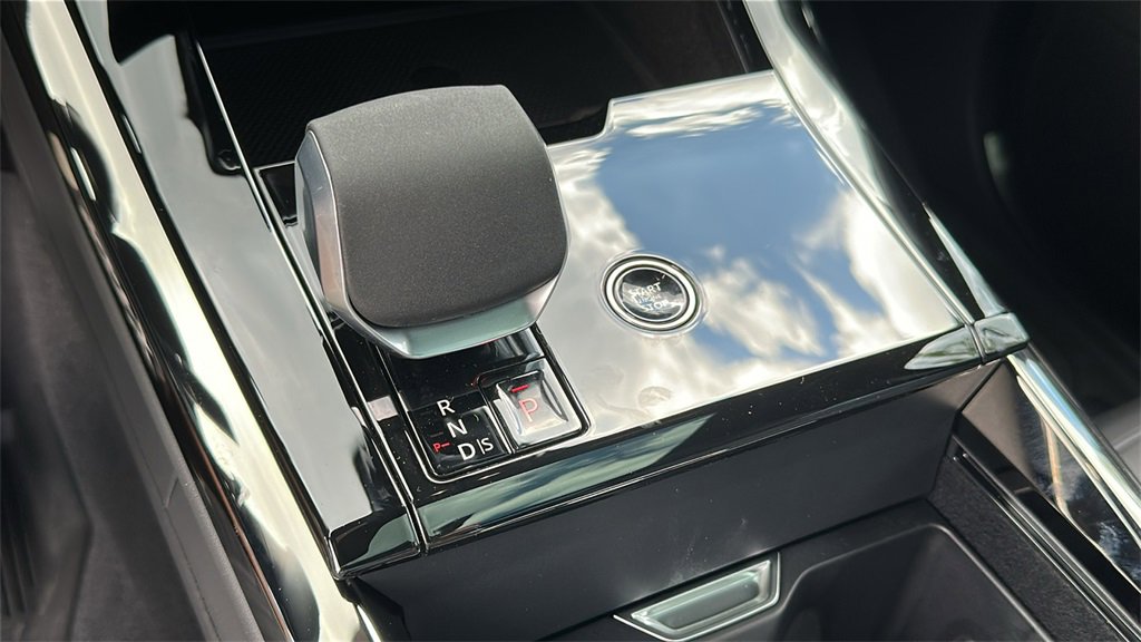 New 2025 Land Rover Range Rover Sport SE image 21