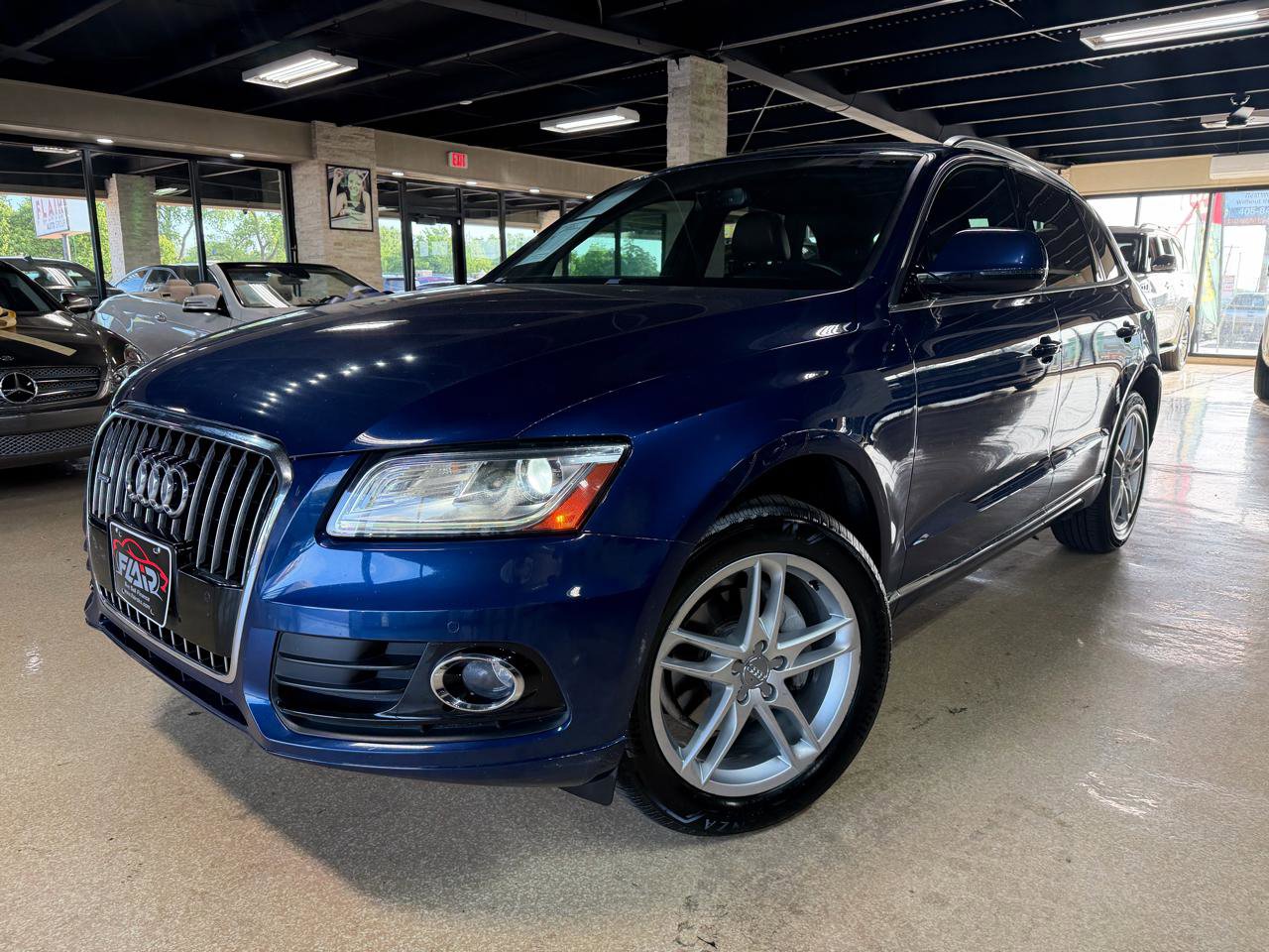 Used 2016 Audi Q5 2.0T Premium Plus w/ Technology Package AWD/4WD image 3