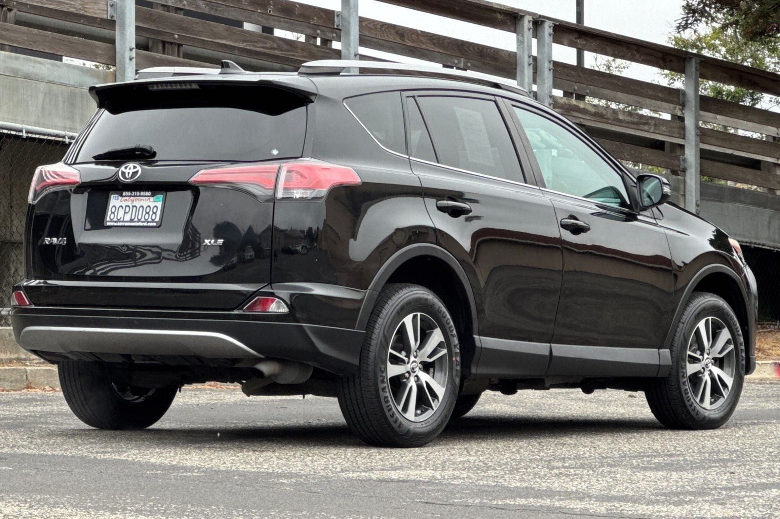 Used 2018 Toyota RAV4 XLE w/ Plus Extra Value Package FWD image 5