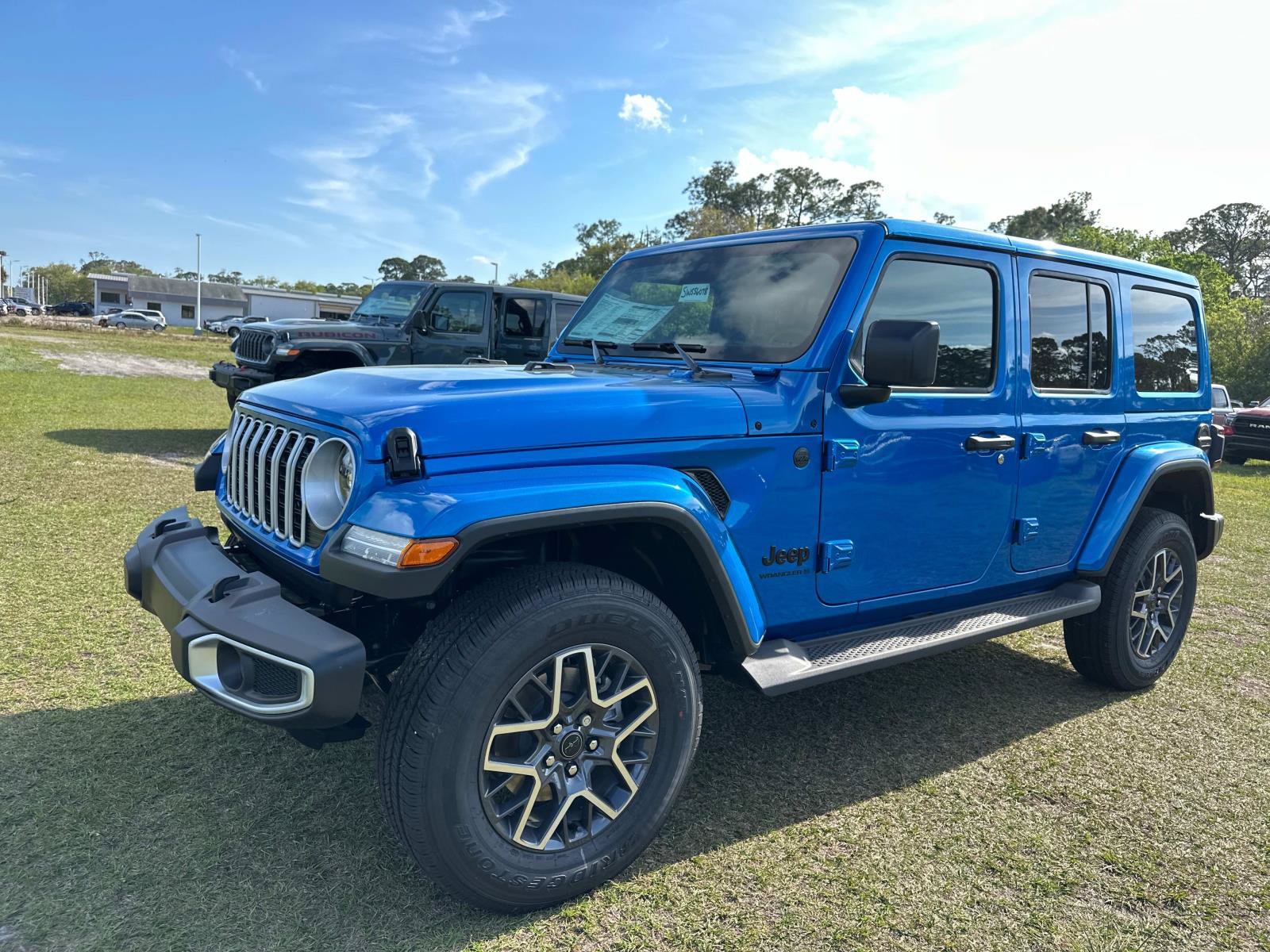 New 2025 Jeep Wrangler Unlimited Sahara AWD/4WD image 7