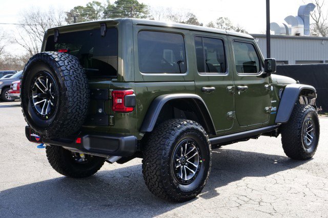 Used 2024 Jeep Wrangler Unlimited Sahara w/ Technology Group image 22