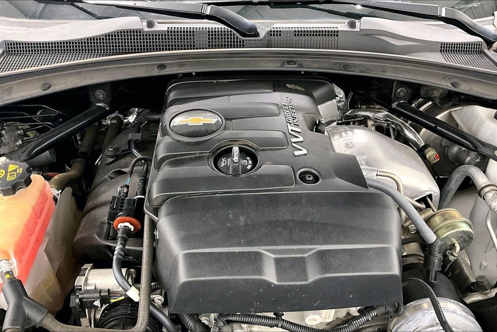 Used 2022 Chevrolet Camaro LT RWD image 7
