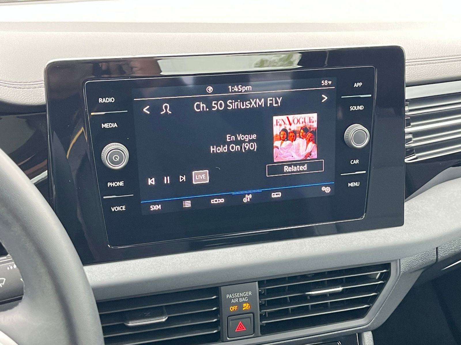 Used 2025 Volkswagen Jetta SE image 21