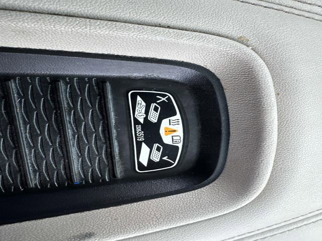 Used 2019 Cadillac Escalade Luxury image 28