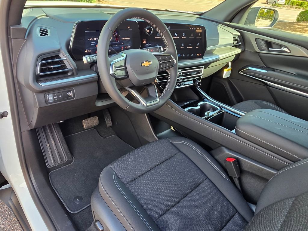 New 2026 Chevrolet Traverse LT w/ LPO, Floor Liner Package image 9
