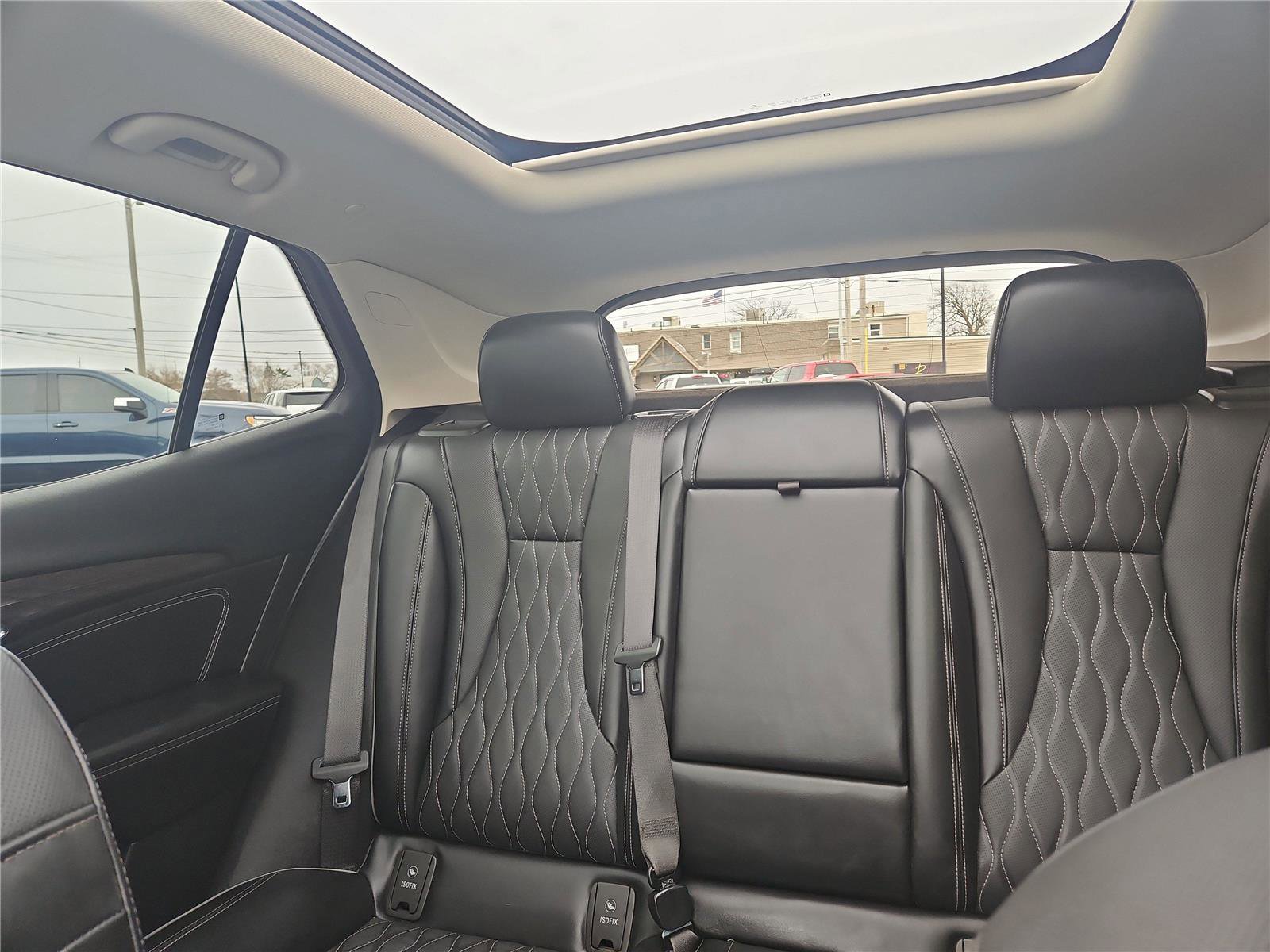 Used 2022 Buick Envision Avenir w/ Technology Package II image 27