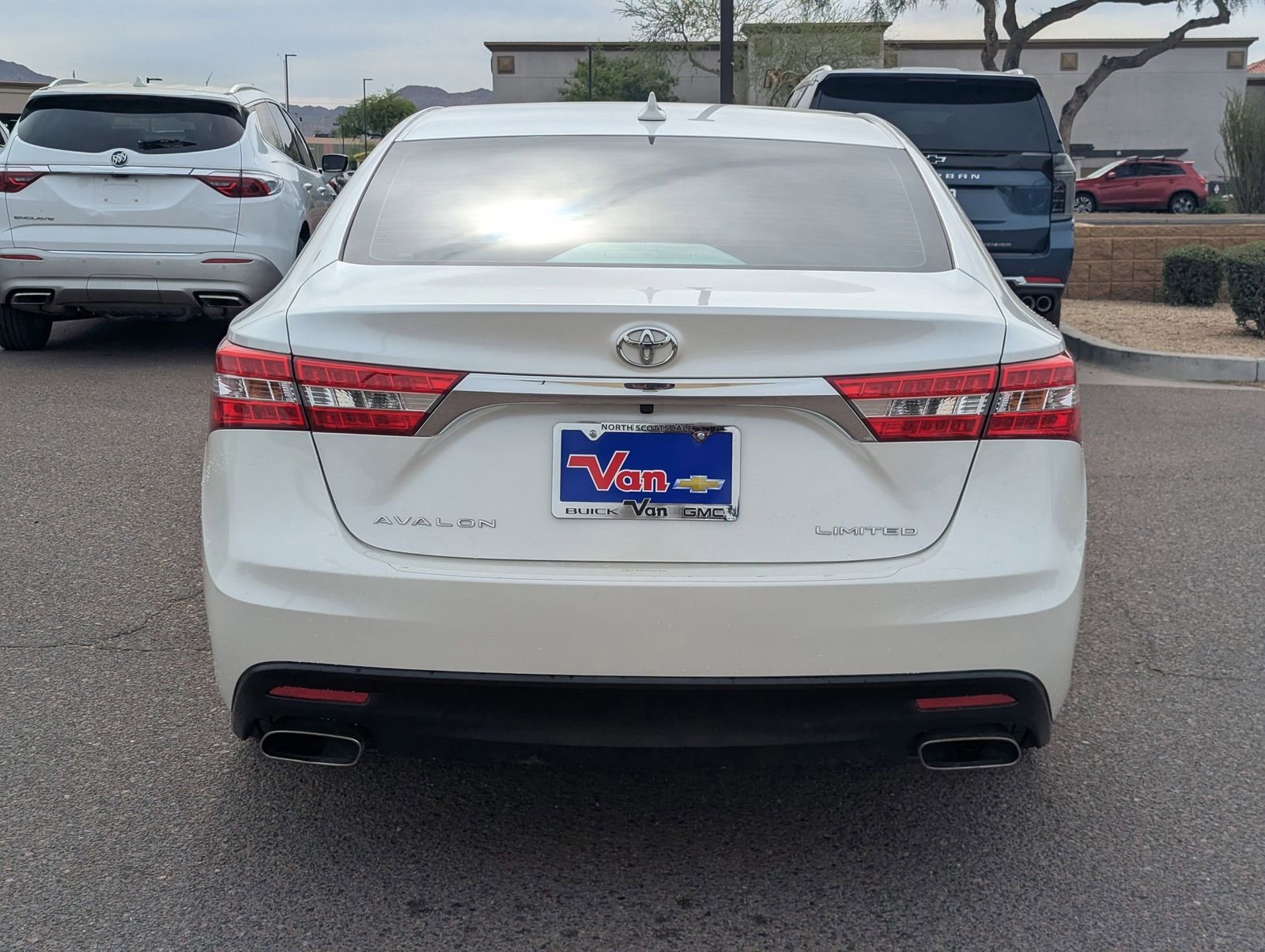 Used 2015 Toyota Avalon Limited image 5