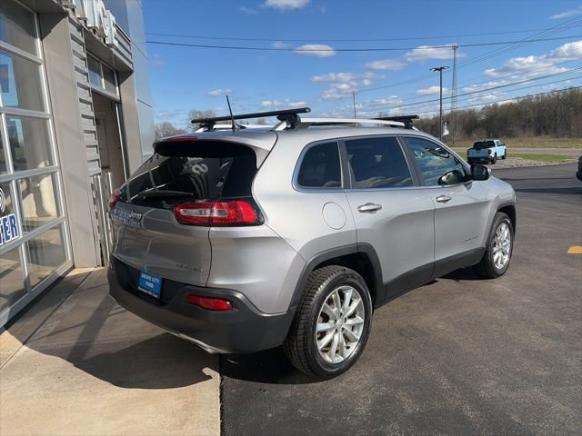 Used 2017 Jeep Cherokee Limited image 3
