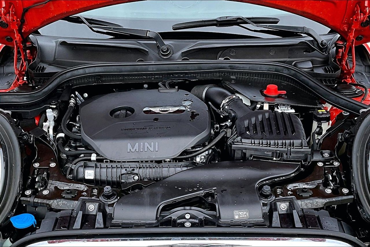 Used 2019 MINI Cooper S w/ Signature Upholstery Package image 29